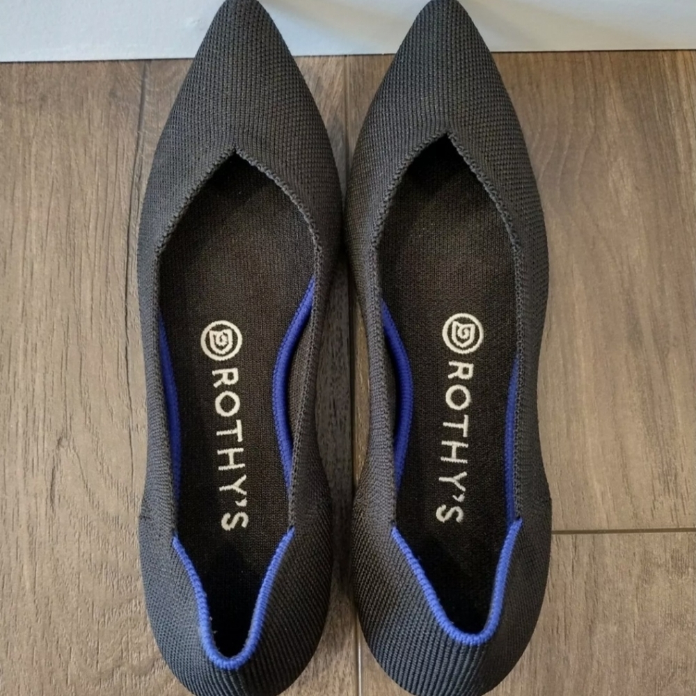 NEW Sz 7 Black Rothys, Pointed Toe